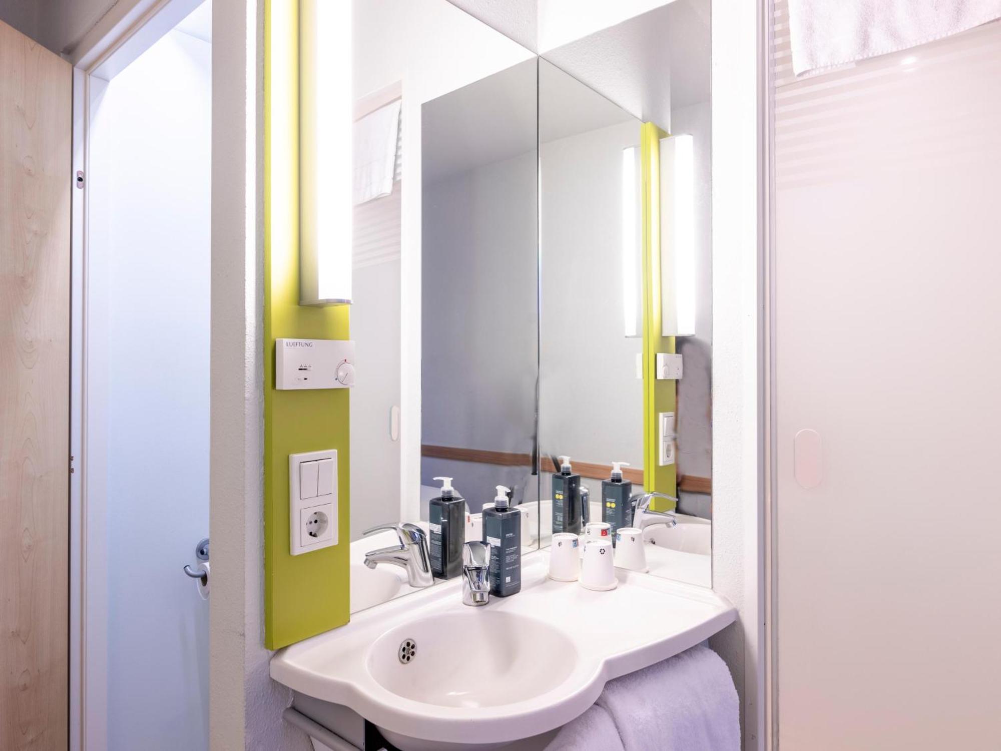 B&B Hotel Dortmund-Airport Holzwickede Eksteriør billede